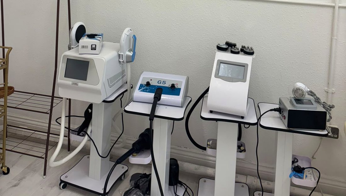 Non-surgical body contouring technology at J Artistry Clinic in Coventry